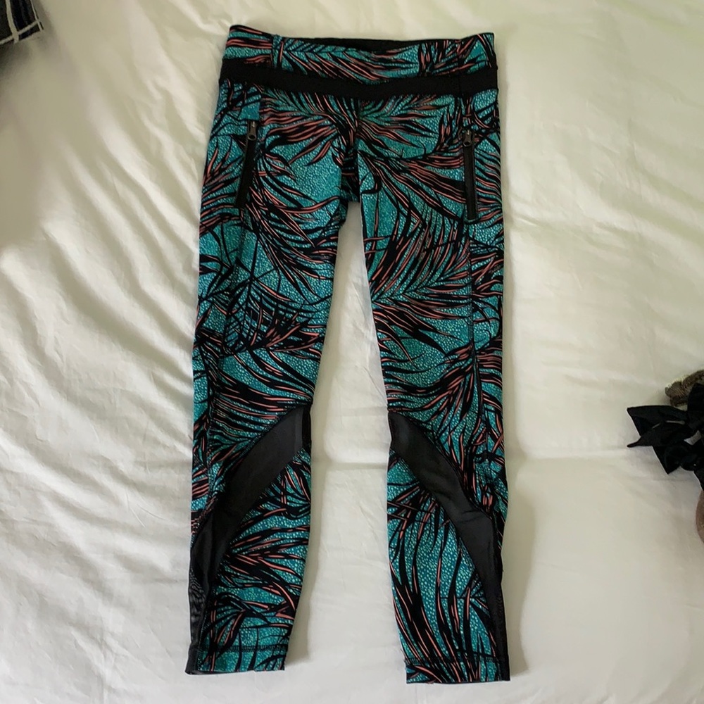 Lululemon run tights with mesh detail